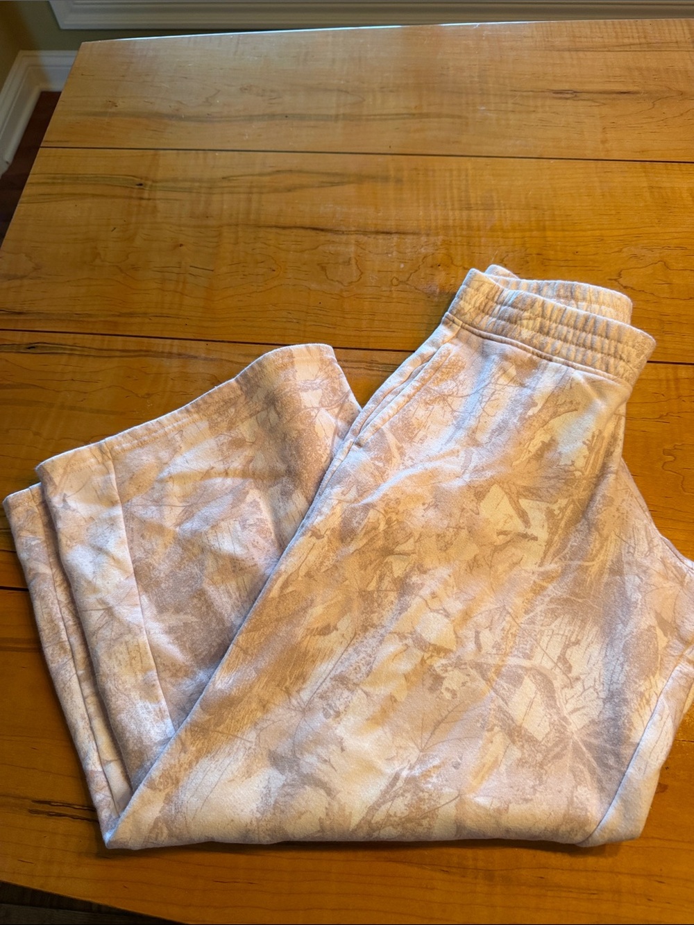 Hollister XS short wide leg camo sweatpants